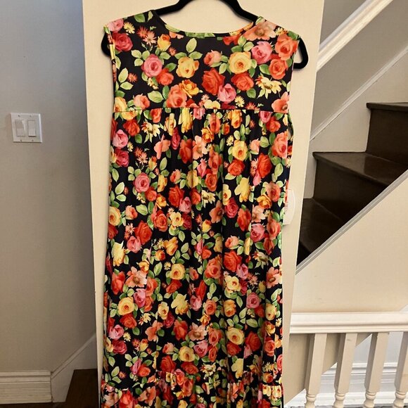 Black Floral Maxi Dress - Picture 2 of 4